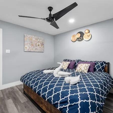 Ferienwohnung Stylish 2-Br Getaway In Heights With Pool Houston Exterior foto