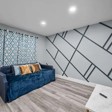 Ferienwohnung Stylish 2-Br Getaway In Heights With Pool Houston Exterior foto