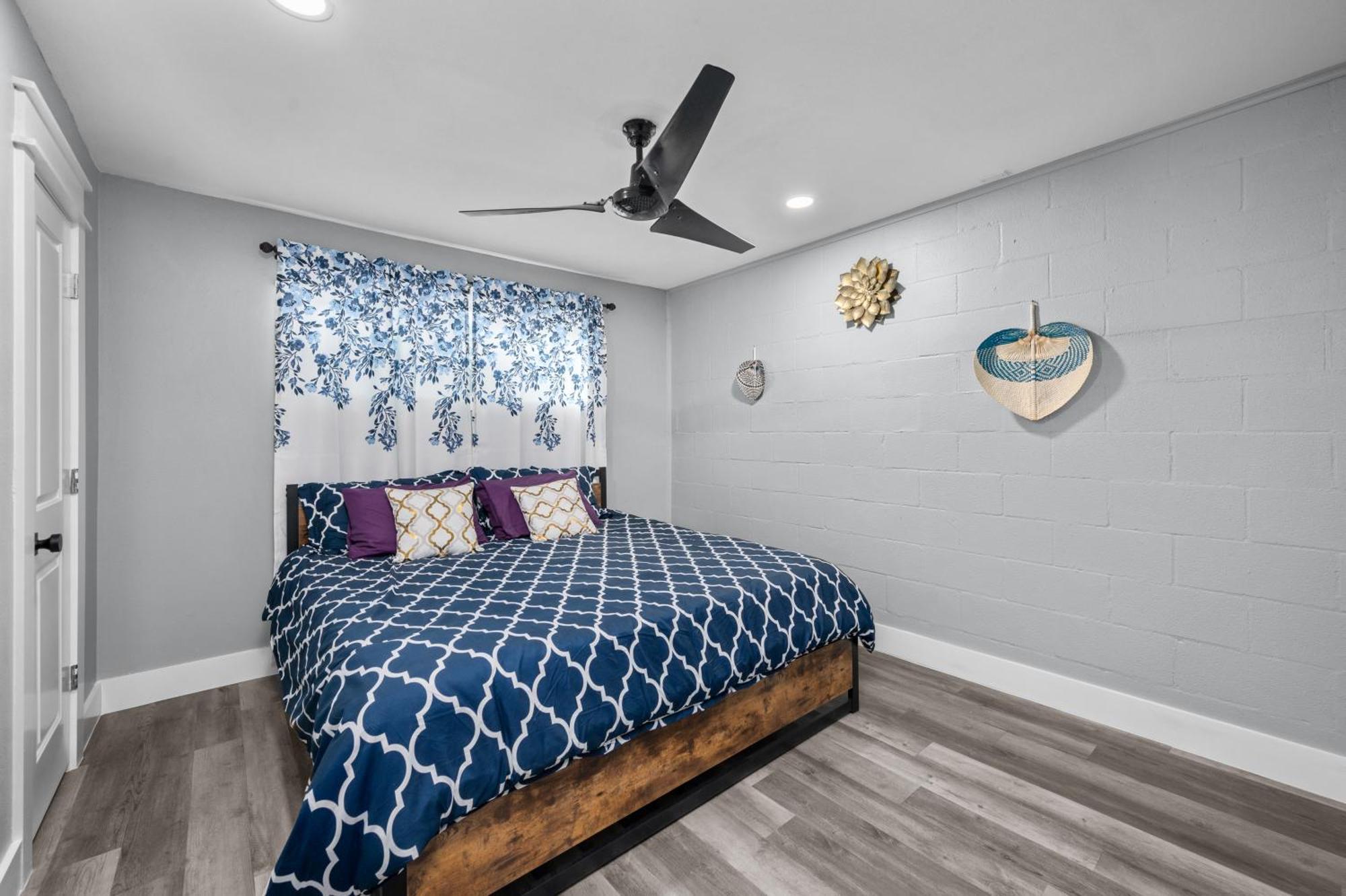 Stylish 2-br Getaway In Heights With Pool *